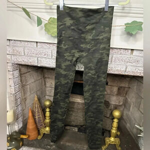 Spanx Look At Me Now seamless camoflage leggings women’s small slimming